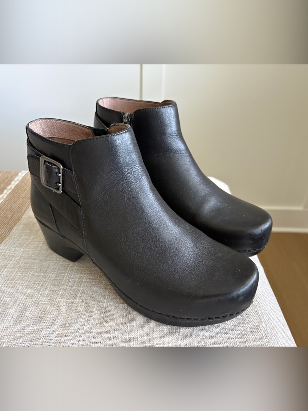 Black Leather Dansko Woman’s Ankle Boots with Buckle